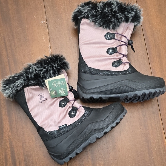 Kamik Other - KAMIK Girls 4 Black and Pink Snow Boots New With Tags